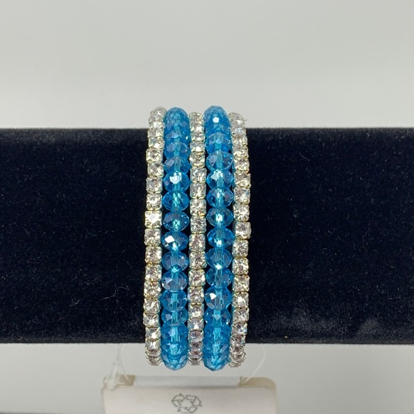 LAST 1! 🎁NWT Beautiful Blue Beaded & CZ Bracelet! - Picture 3 of 7